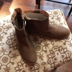 Ankle boots
